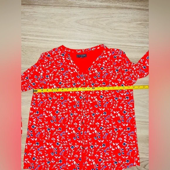 The Limited Red Floral Print Blouse Sz Petite M - Picture 10 of 10